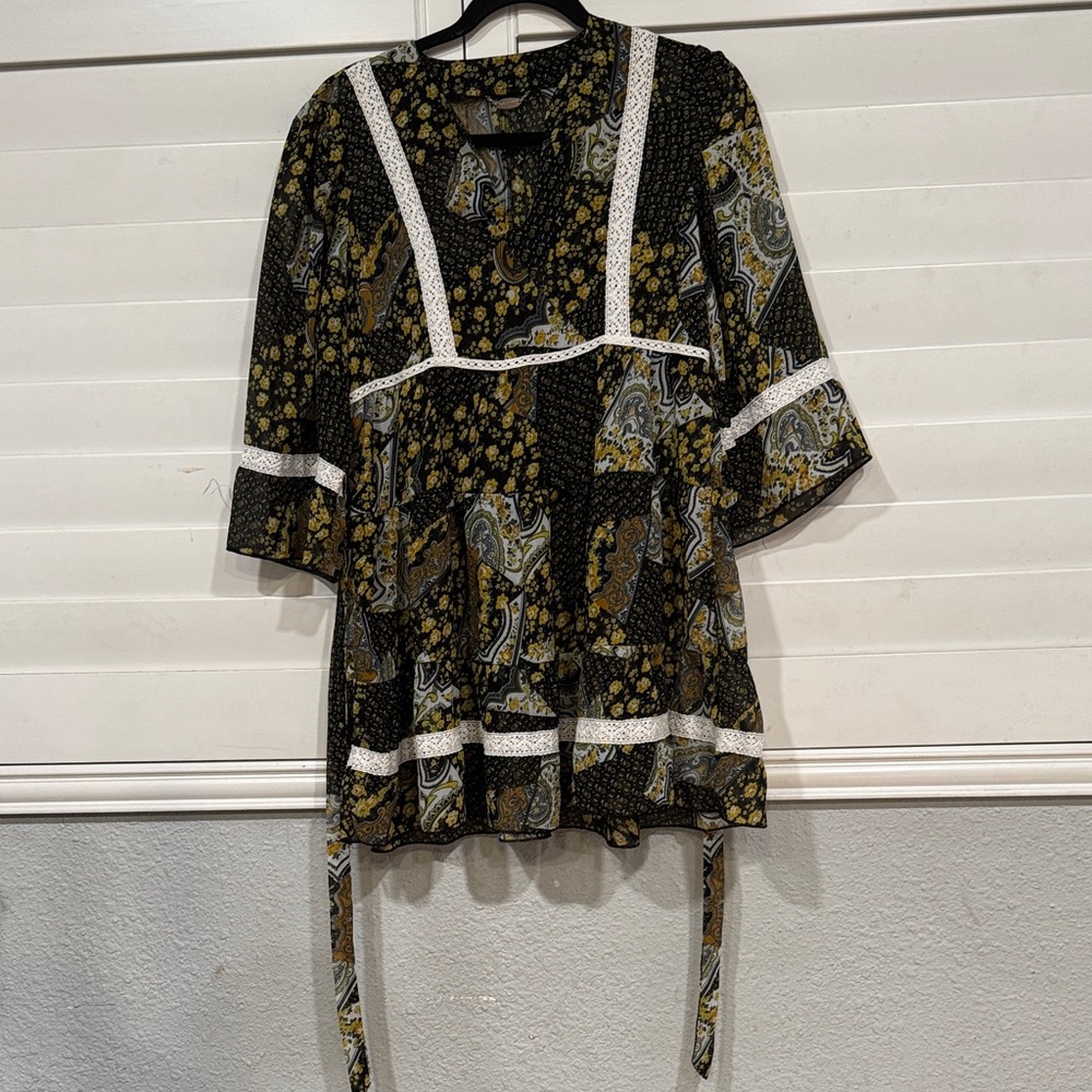 Chic Black and Gold Paisley Women's Blouse
